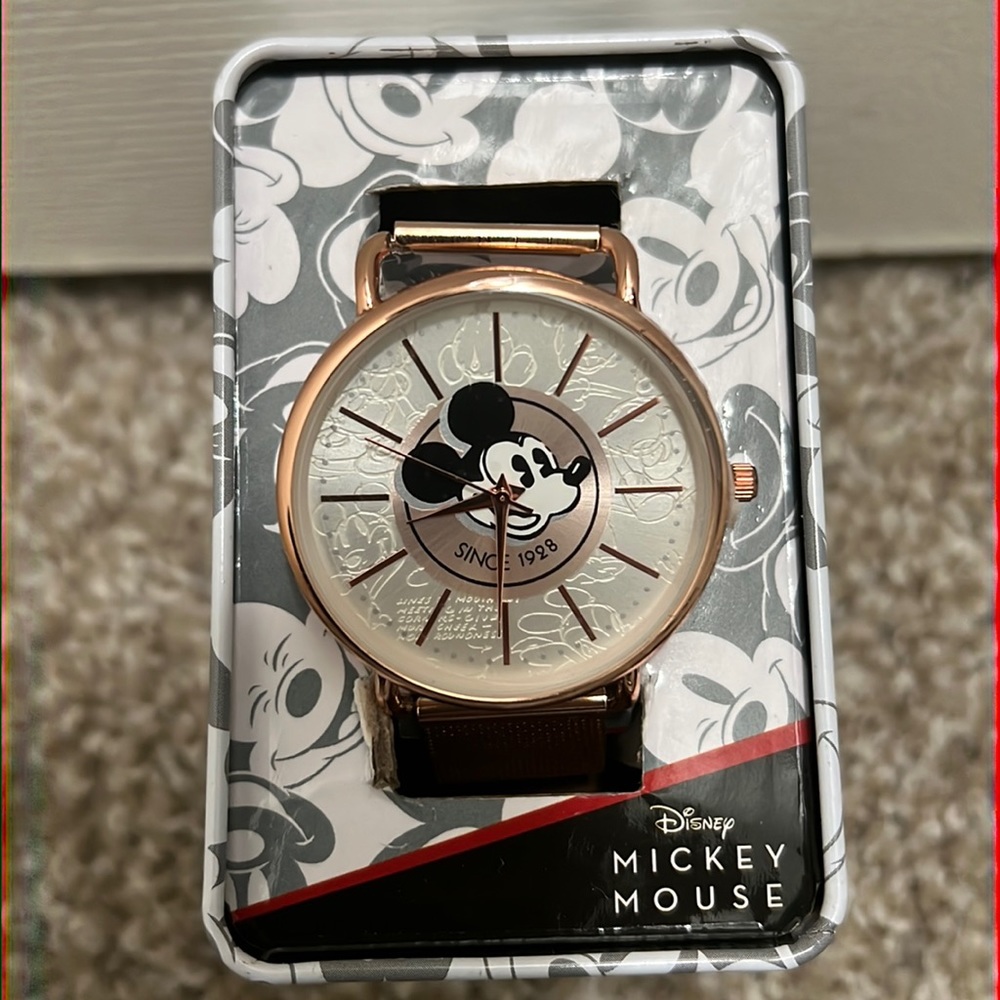 NWT DISNEY MICKEY MOUSE ROSE GOLD WATCH